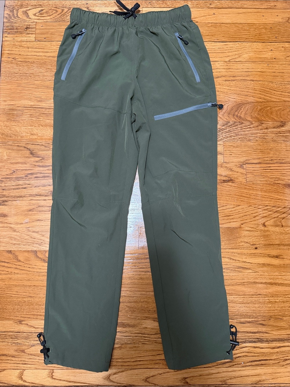 Baleaf khaki green NWT waterproof And upf50 pants in size small